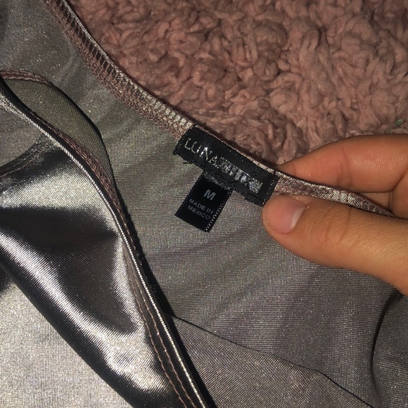 One shoulder crop top - Picture 2 of 3